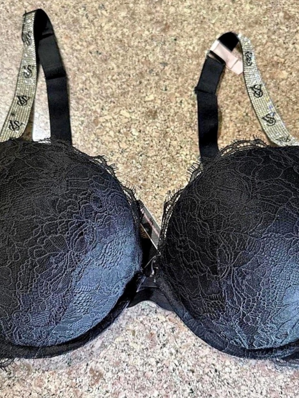 Victoria's Secret Very Sexy Push-Up Bra Black Lace Push-Up Bra 38DD NWT